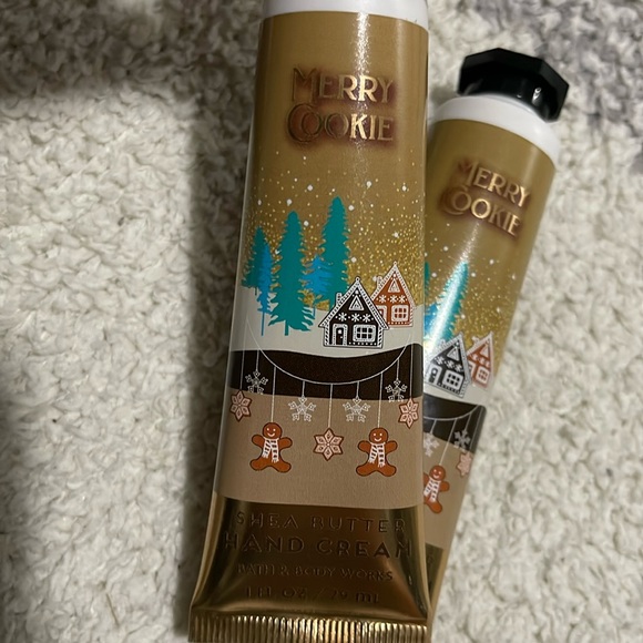 NEW - Bath & Body Works- Merry Cookie - Picture 2 of 3